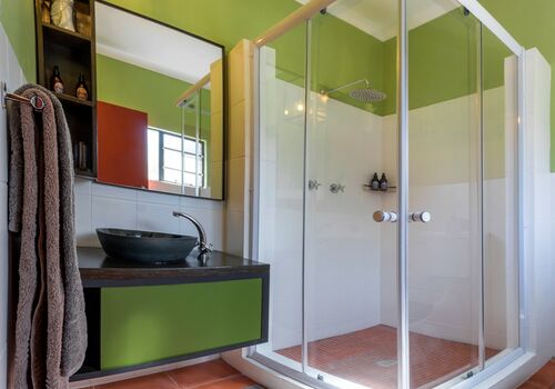 En-suite Bathroom with Shower